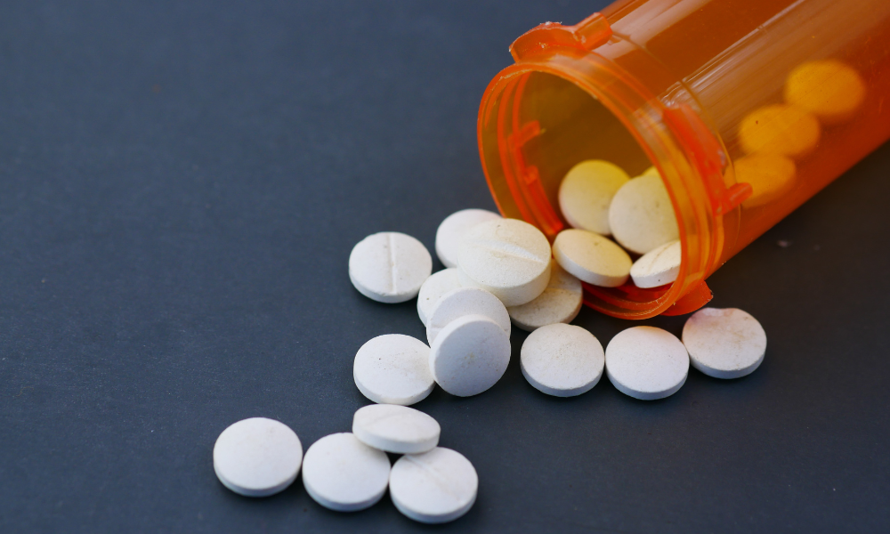 Nu există dovezi care să lege utilizarea paracetamolului