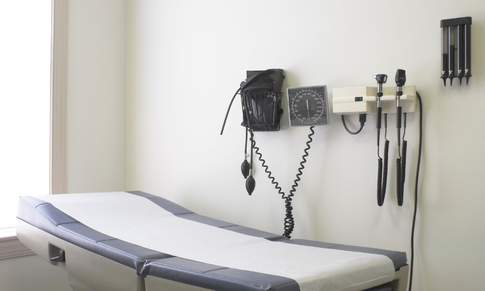 Policlinicile de stat ar putea avea program prelungit până la ora 20:00