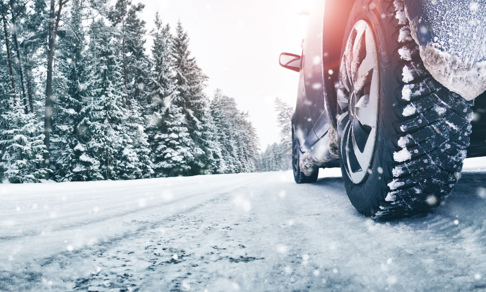 Amenzi între 1.822 și 4.050 lei pentru șoferii fără cauciucuri de iarnă