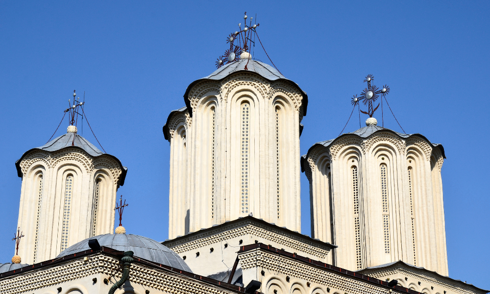 Patriarhia Română va canoniza 16 femei cu viață sfântă