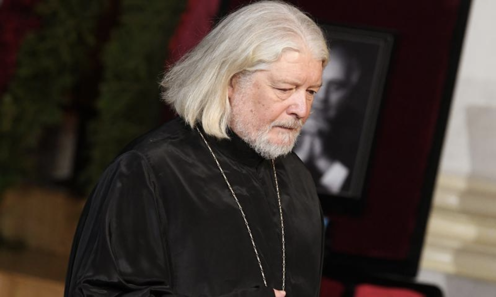 Pedeapsă penală pentru cei ce pretind că sunt preoți sau monahi