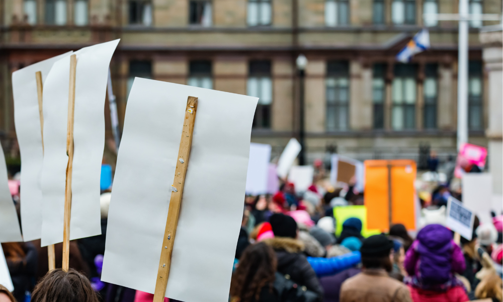 Protestele profesorilor continuă la Ministerul Educației