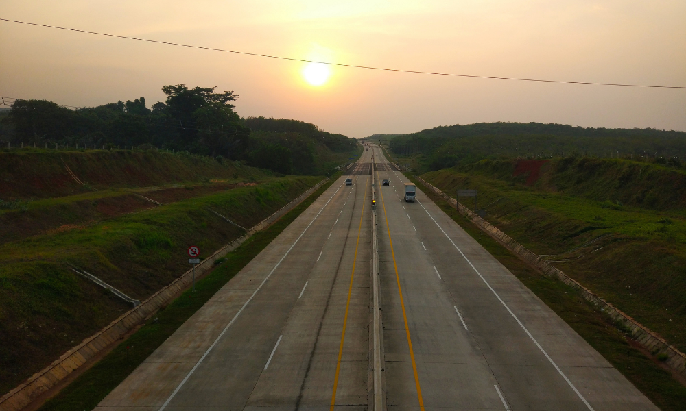 50 euro pentru autoturisme și până la 560 euro pentru autocare. Amenzile ajung la 1.000 lei.