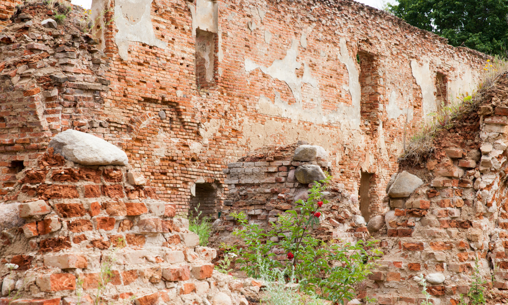 Conacul Bethlen din Dragu și două biserici de lemn