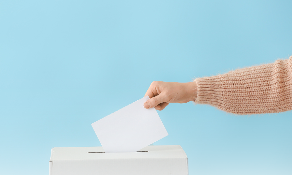 Peste 300.000 de români au votat în prima oră