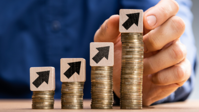 Guvernul aprobă majorări salariale și angajări