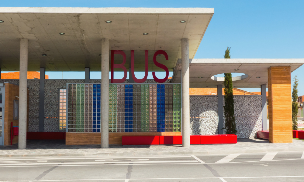 Stație de autobuz și două treceri de pietoni noi în Zalău