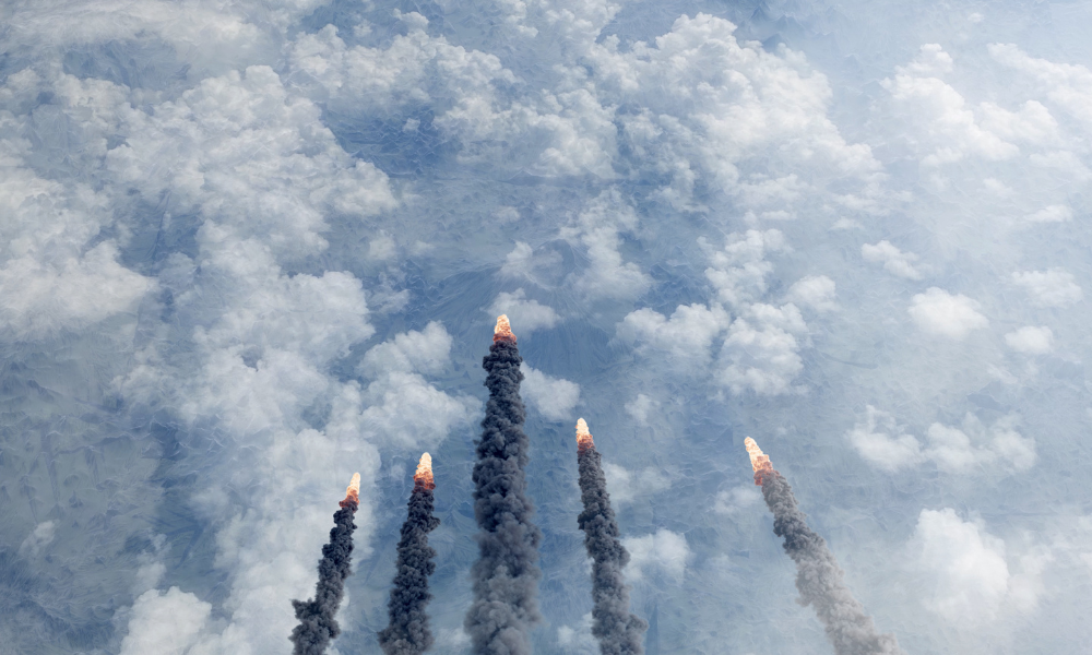 Explozii deasupra Ierusalimului după lansarea de rachete din Iran