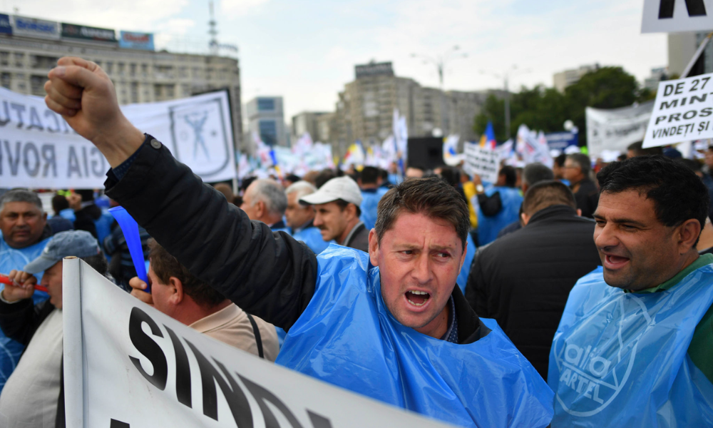 Sindicatele din sănătate și educație amenință cu proteste și greve generale