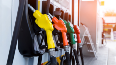 Carburanții se ieftinesc în România